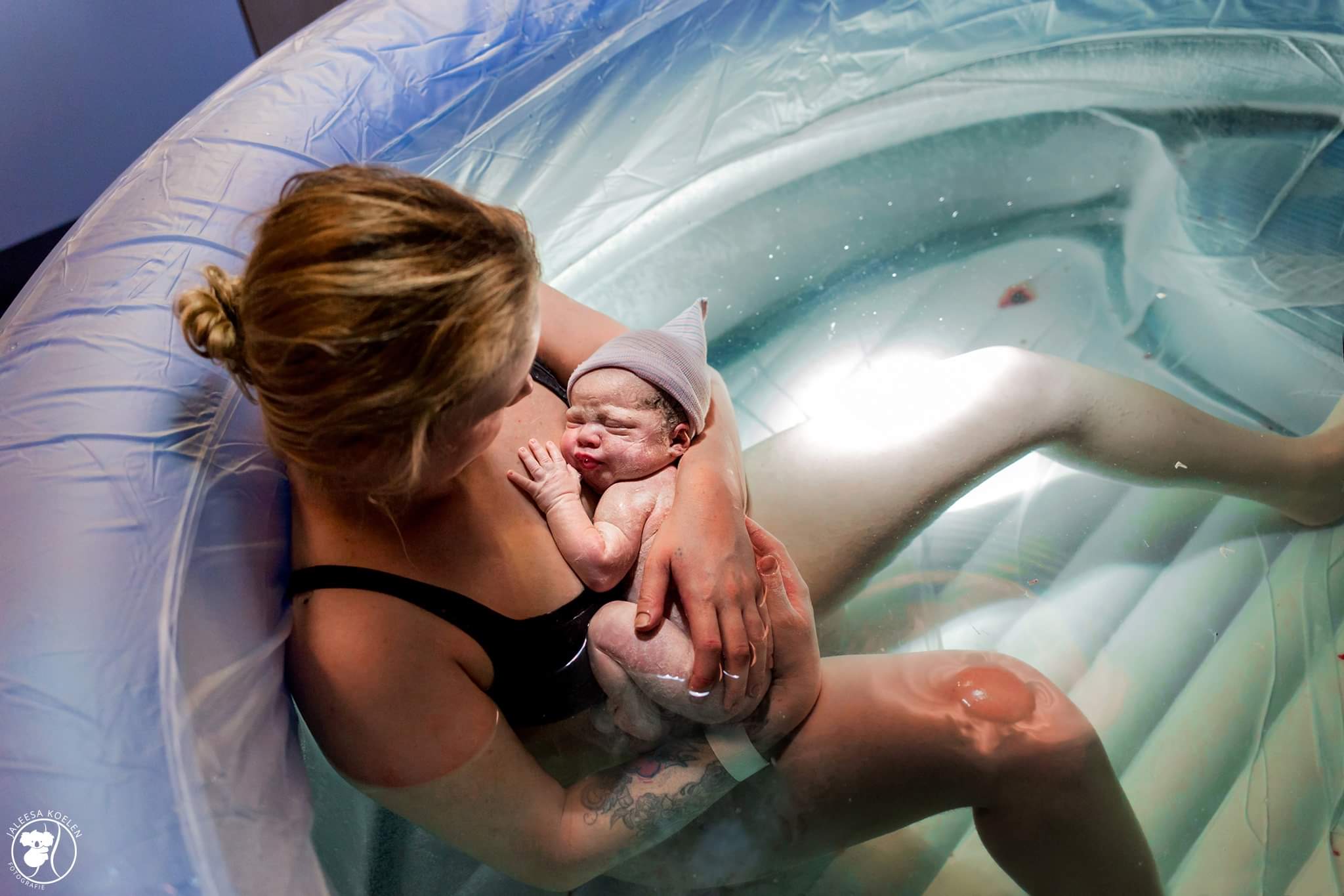 Mila, a real water child, she even falls asleep when she takes a bath now.