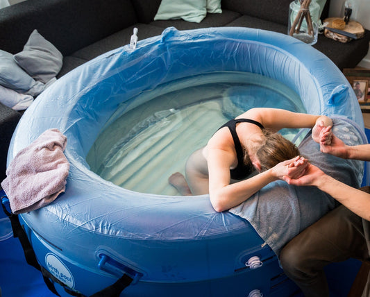 Different birthing positions during a water birth