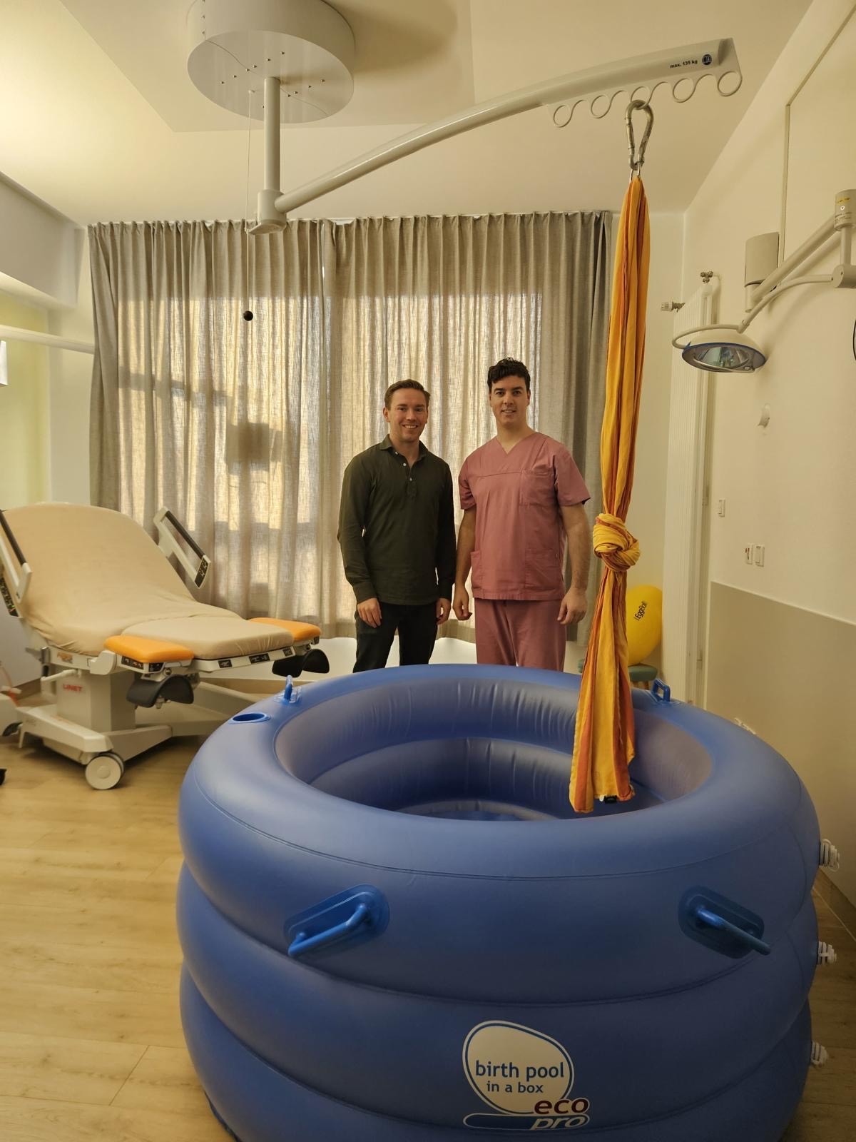 The benefits of mobile birthing pools: insights from Veljko Zivanovic at St. Vinzenz Hospital in Dinslaken