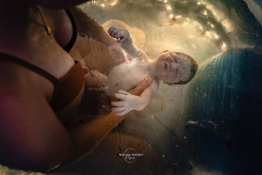 Giving Birth in Water | Birthpools – Birthpools B.V.